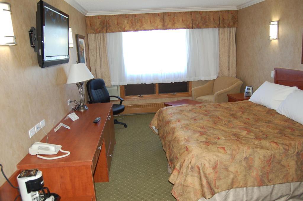 Slave Lake Inn And Conference Centre Room photo